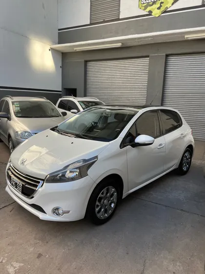 Peugeot 208 1.6 Allure Nav Tiptronic
