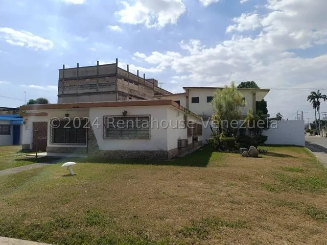 Venta De Casa Centro Maracay Dos Propiedades En Una 24-25528 Mmarin 
