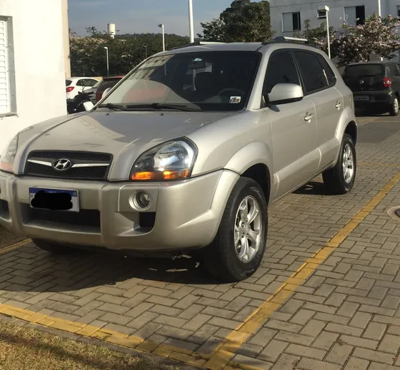 Hyundai Tucson 2.0 Gl 4x2 Aut. 5p