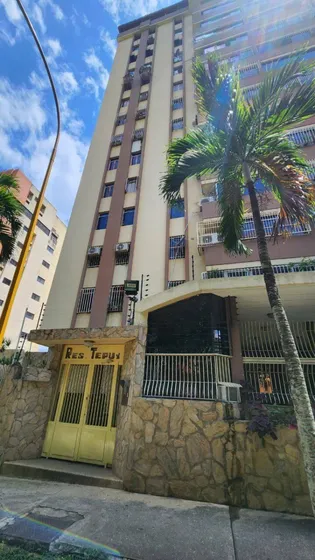 T.r. Vende Amplio Penthouse De 224 Mts2 En Residencias Tepuy Urbanizacion La Trigaleña   Cod. 287999