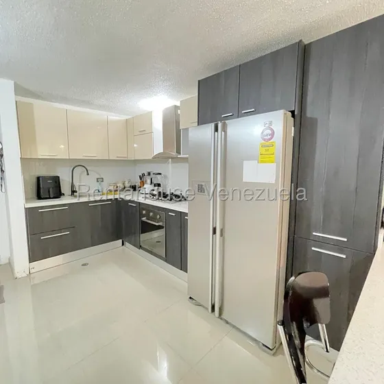 Juan Carlos González. Renta House Carabobo Vende Apto. Res. Lomas De Mañongo Urb. Piedra Pintada Naguanagua Mls #25-21373 Rah/jcg.