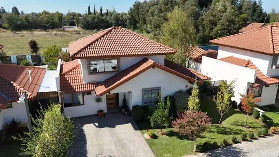 Vendemos Excelente Casa En Condominio Sector Oriente, Talca