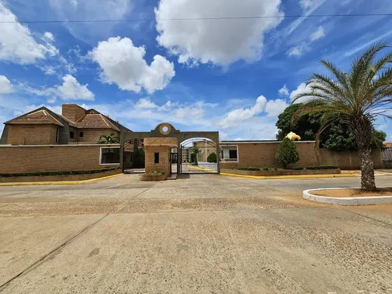 Teamhouse+ Vende Moderna Casa Quinta En Exclusivo Conjunto Residencial El Contry, El Tigre