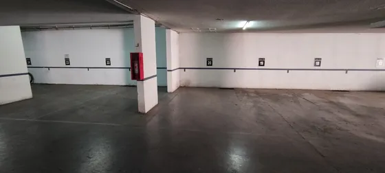 Estacionamiento A Pasos Del Metro Pedro De Valdivia