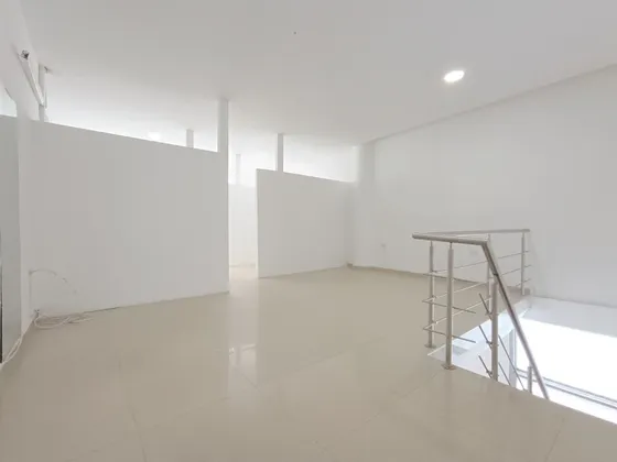 Local En Venta En Prados Del Este. Cod V22617