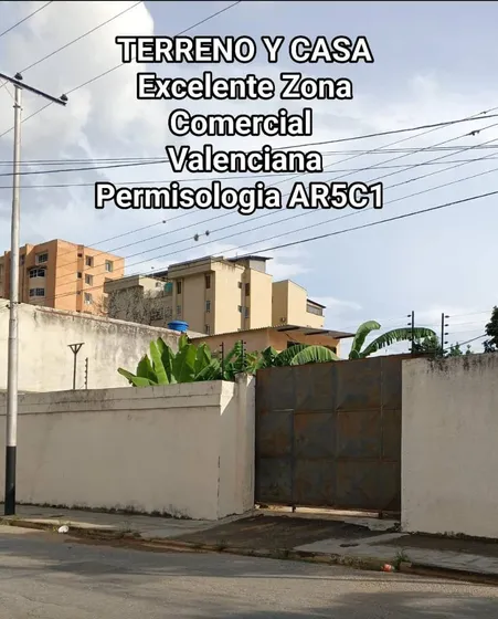 Terreno Con Bienechuria. Excelente Zona Comercial Valenciana