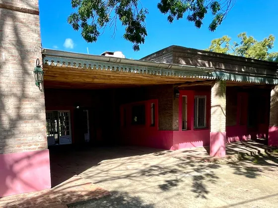 Hermosa Casa Quinta (barrio Los Antiguos)