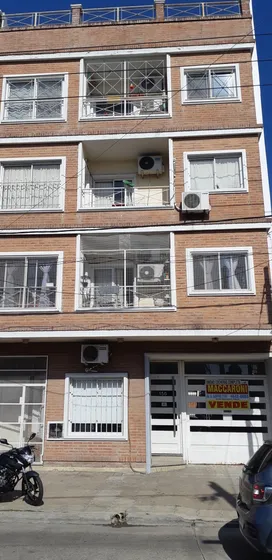 Ramos Mejía: Cocheras En Venta 1 Cdra De S. Martín Al 900