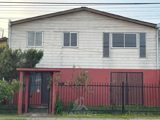 Casa En Venta De 3 Dorm. En Curicó