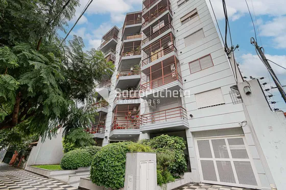 Venta Departamento En Semipiso 4 Ambientes Con Balcón Y Cochera En Morón.