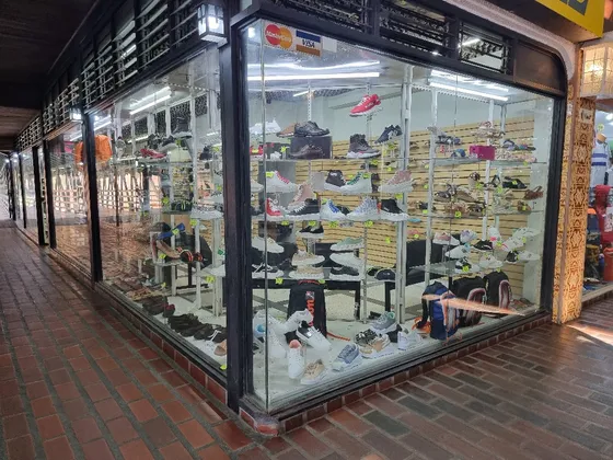Centro Comercial La Casona Venta Locales Va