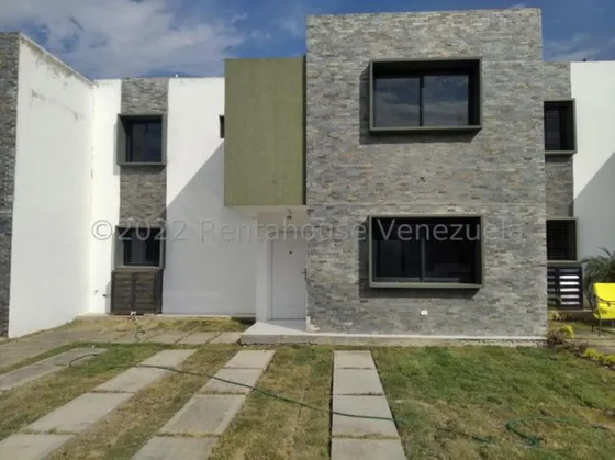 Milagros Inmuebles Casa Venta Cabudare Lara Av Intercomunal Barquisimeto Acarigua El Bosque Economica Residencial Economico Código Inmobiliaria Rent-a-house  23-8763