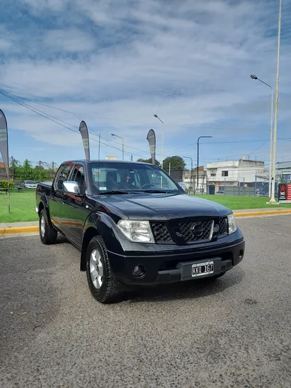 Nissan Frontier 2.5 Le Cab Doble 4x4 Tap. Cuero