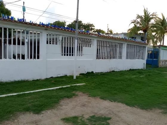 Ar: Casa En Chichiriviche A Una Cuadra De La Playa