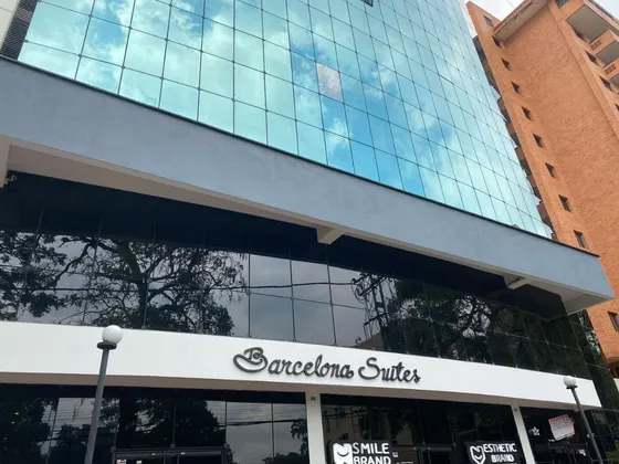 T.r. Alquila Apto. Tipo Estudio Amoblado En Resd. Barcelona Suites. Av. Bolivar Norte  Cod. 282126