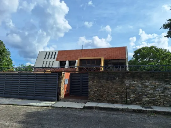 Venta Casa Moderna - Colinas De Tamanaco