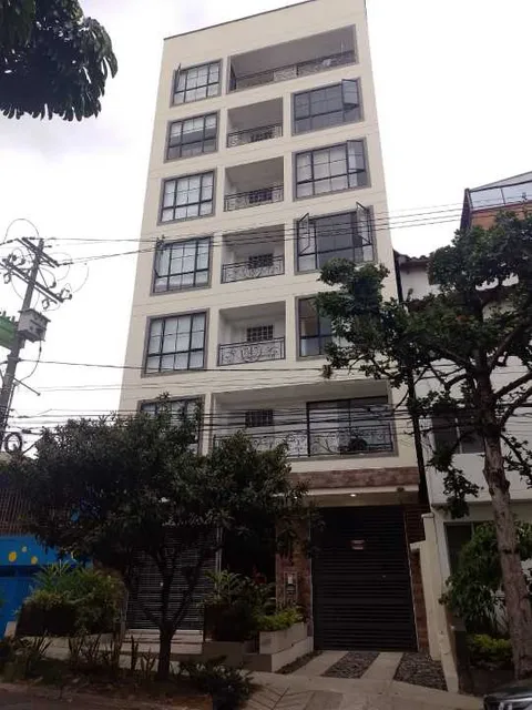 Venta Moderno Edificio Amoblado En Laureles Cerca A Éxito Viva