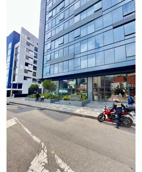 Local Comercial En   Esquina Calle 100 Con Carrera 9
