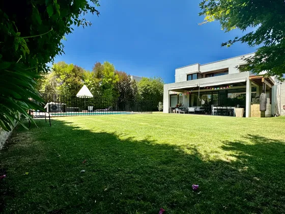 Casa Con Gran Terreno En Chamisero No Perimetral