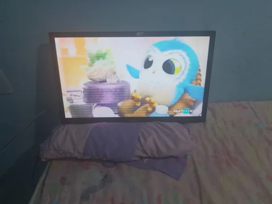 Vendo Tv 28 Polegadas Não E Smart 