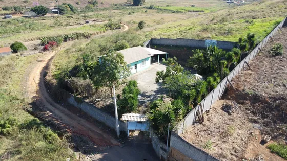 Vende-se Casa Em São Geraldo - Mg, Como Se Fosse Chácara.
