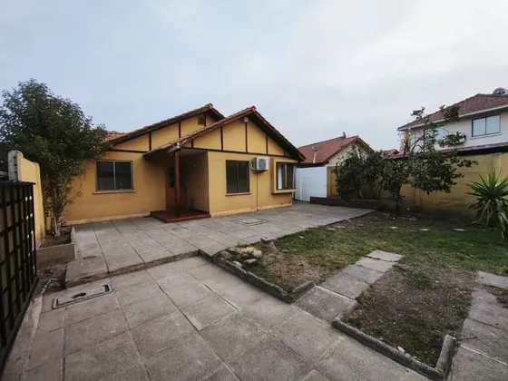 Casa Remodelada Con Piscina (3d-2b) Peñaflor