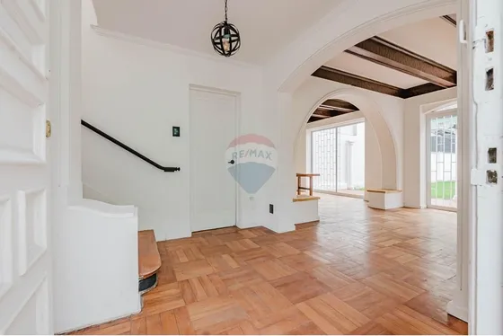 Casa Con Uso Habitacional Y Comercial En Ñuñoa