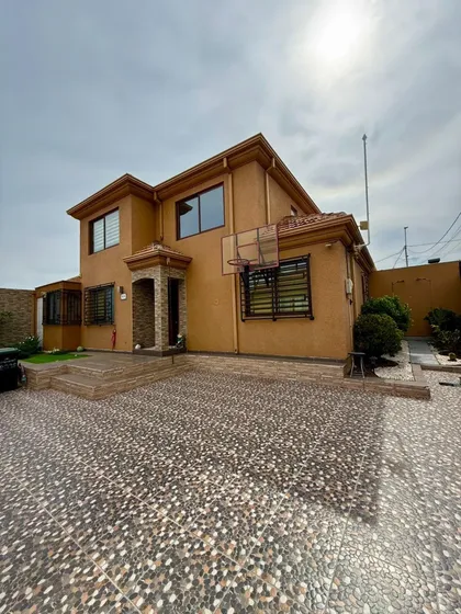Casa En Venta En Sector Cerrado Con Porton