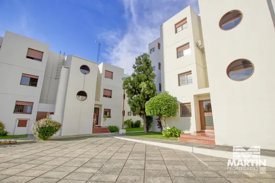 Departamento 3 Ambientes Al Frente Con Balcon Y Cochera