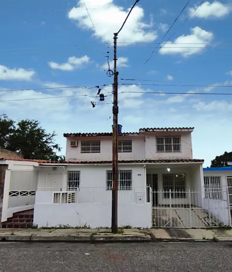 Keydis Pantoja Inzitu Realtors Vende Casa En Venta Urb Monteserino San Diego Carabobo A Pocos Metros De La Av. Don Julio Centeno (solo Clientes)