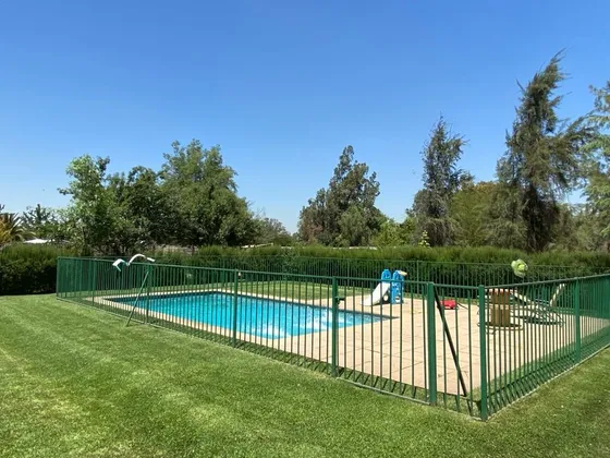 Casa En Arriendo De 5 Dorm. En Chicureo - Los Ingleses