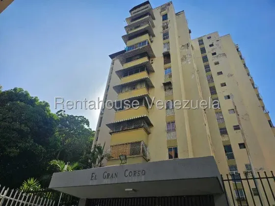 Bello Apartamento Con Terraza Y Patio En Colinas De La California Nb 6-9415
