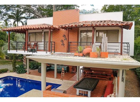 Cabaña En Santa Fe De Antioquia Para La Venta