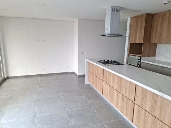  Apartamento En Venta Ubicado En Medellín Sector Avenida Bolivariana (27520).
