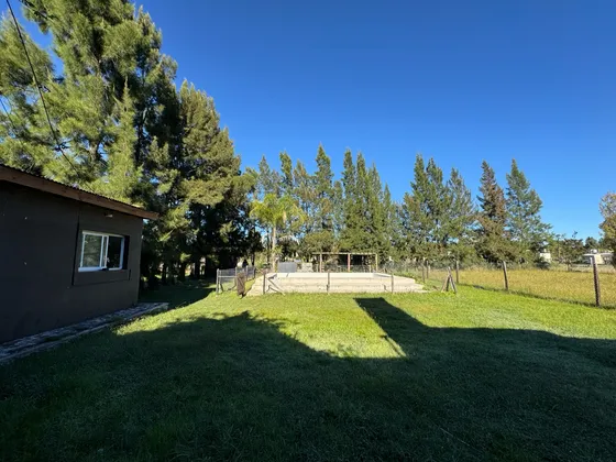 Casa 3 Dormitorios Y  Pileta A La Venta En Barrio El Rodeo, Coronel Brandsen