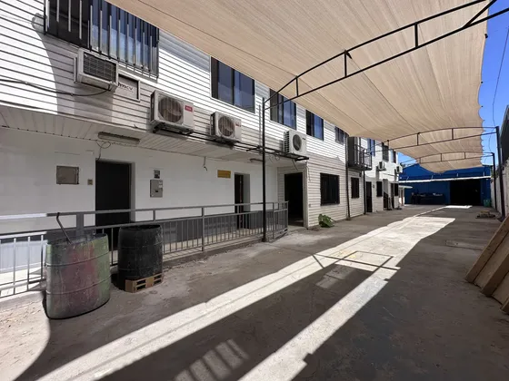 Titanium Propiedades Vende Galpón Y Oficinas En Villa Maest