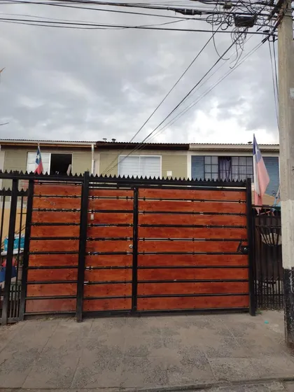 Casa De 2 Pisos En Pasaje Cerrado Rebajada!!!!