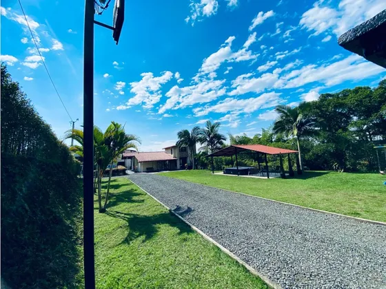 Venta Espectacular Casa Campestre Via Pereira Armenia