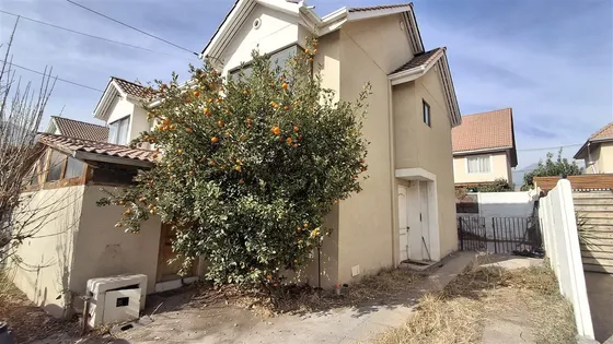 Casa En Venta De 3 Dorm. En Puente Alto