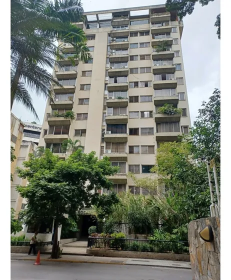 Alquiler Apto  60m2 1h1b/1e, Urb  El Rosal 0826 