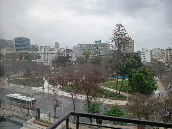 Soleado , Amplio Y Céntrico Departamento