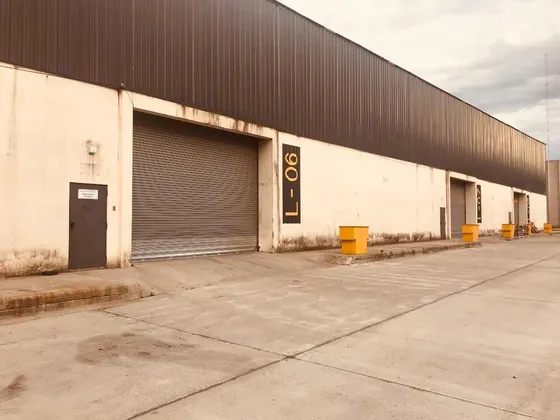 Alquiler Deposito 450 M2 Con Oficina / Kitchenette Y Sanitario En Parque Moreno Store Center
