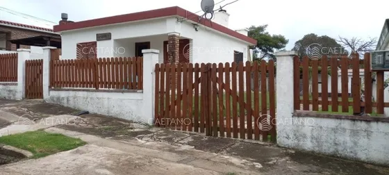 Venta Casa - 2 Dormitorios 1 Baño + Monoambiente - Piriapolis