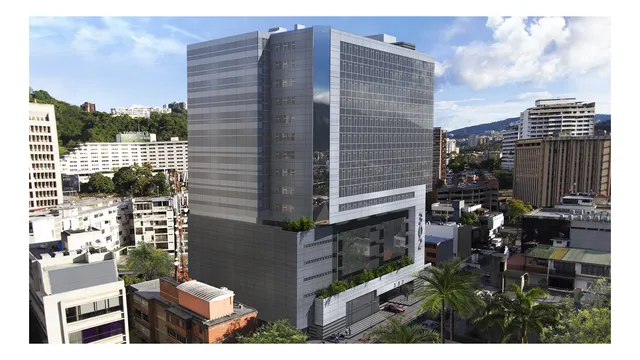 Se Alquila Oficina De 300m2 En Las Mercedes 