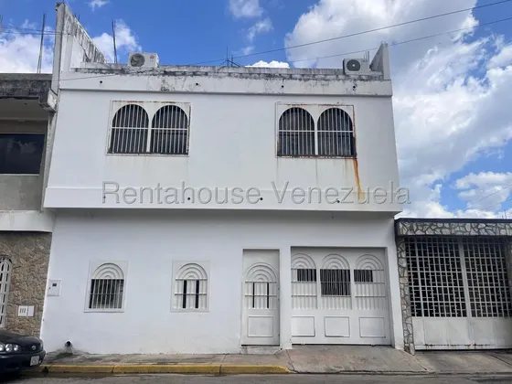 Casa En Venta En Turmero Aragua 26-1757 Irrr