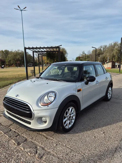 Mini Cooper F55 134cv