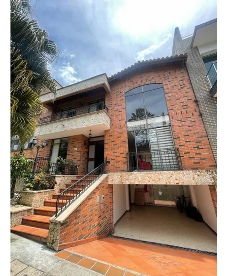 ¡excelente Oportunidad! Hermosa Casa Para La Venta En Sabaneta