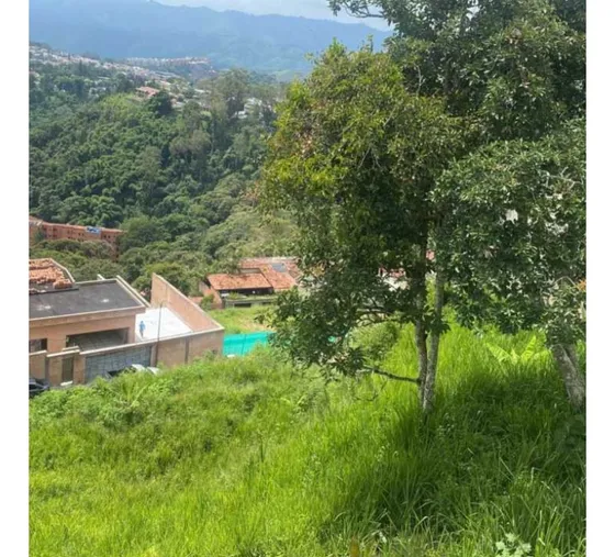 En Venta Terreno 1756m2 La Lagunita 4218