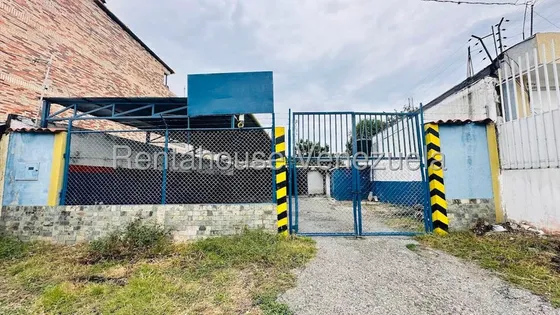 Maritza Lucena Te Ofrece Excelente Oportunidad De Alquilar Un Local En El Centro De Cabudare, Ideal Para Taller Mecánico, Área De Depósito, Internet De Cantv, Luz 110 Y 220, Cerca A Comercios.