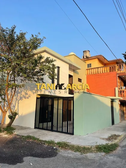 Vendo Casa Remodelada En Esquina En Veracruz.